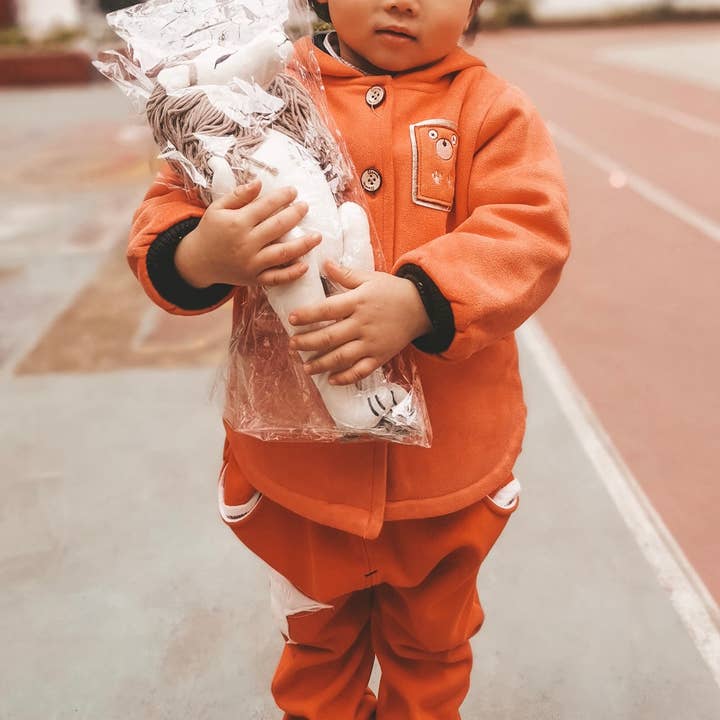 Live As Lions – Engroshandel Plyslegetøj - Børn og baby – „Din løve“ Deluxe: KØB EN GIV EN6