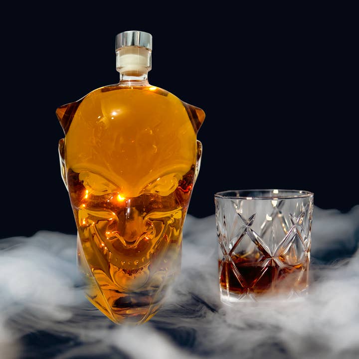 Devil Decanter, decanter in the style of a devil's head for wholesale by Mad Monkey GmbH