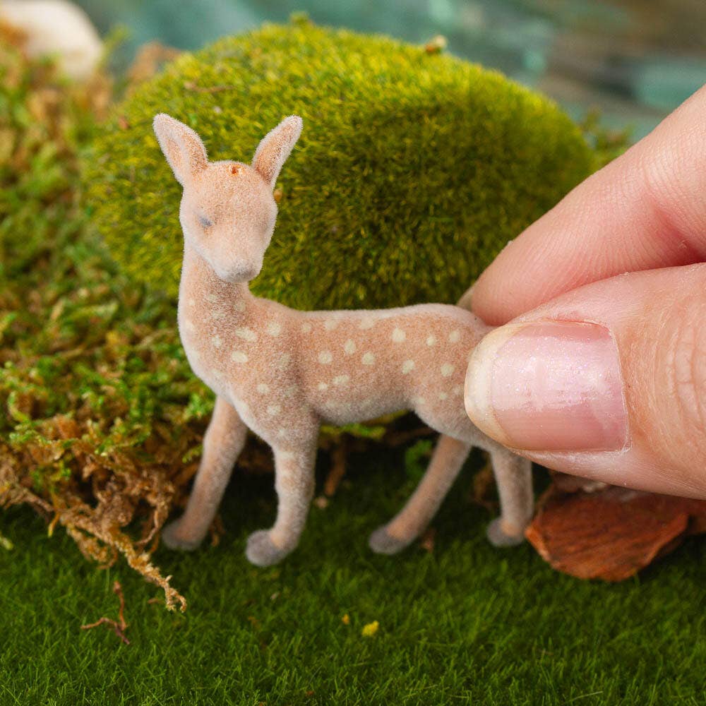 Factory Direct Craft – wholesale Dekorativt bordsobjekt – Miniatyrflockad babyhjort 1-1/2" L x 2" H (påse med 6)1