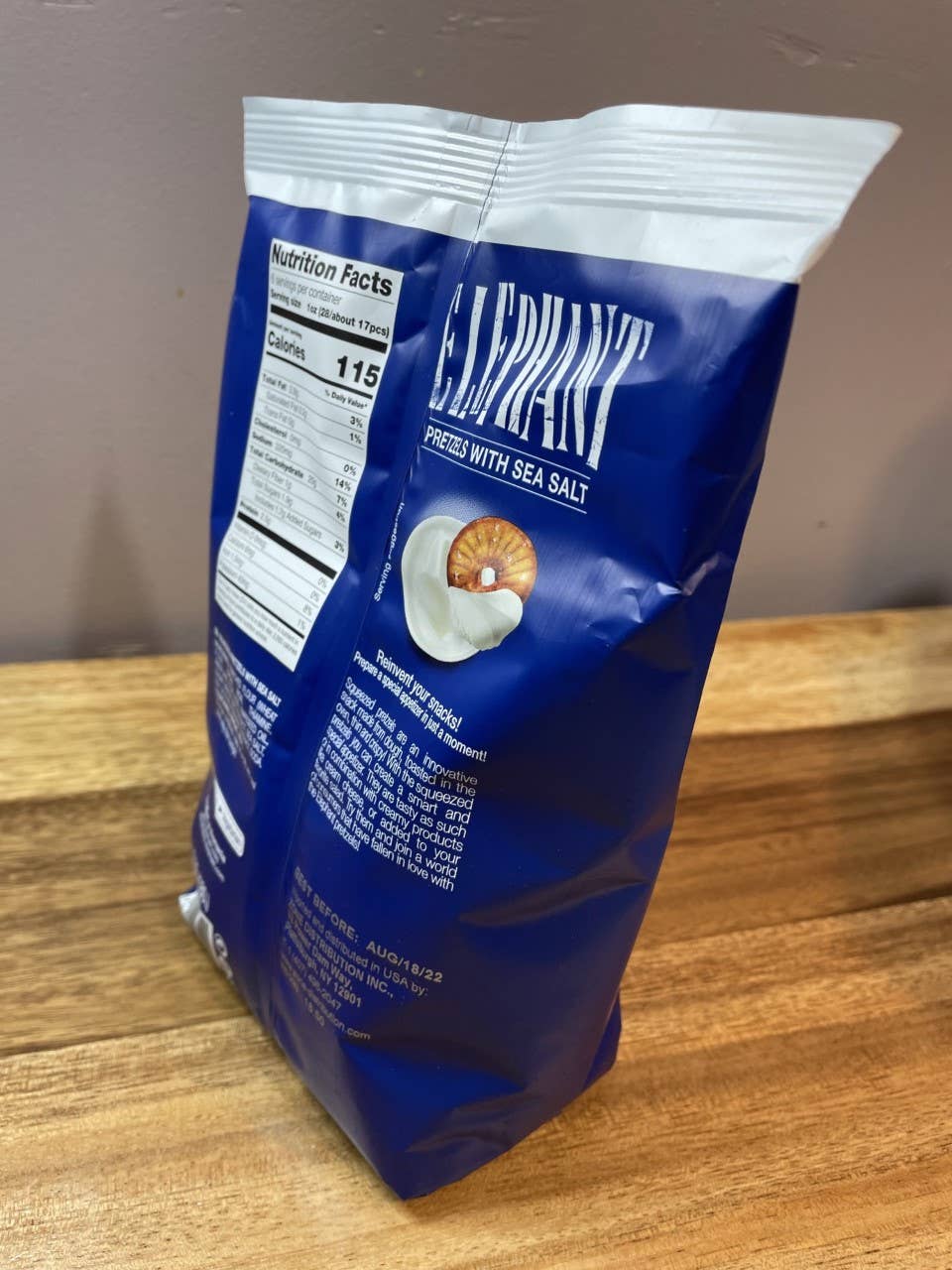 Elephant - Wholesale Pretzels - 1082 - ELEPHANT Pretzels with Sea Salt 10.58oz2