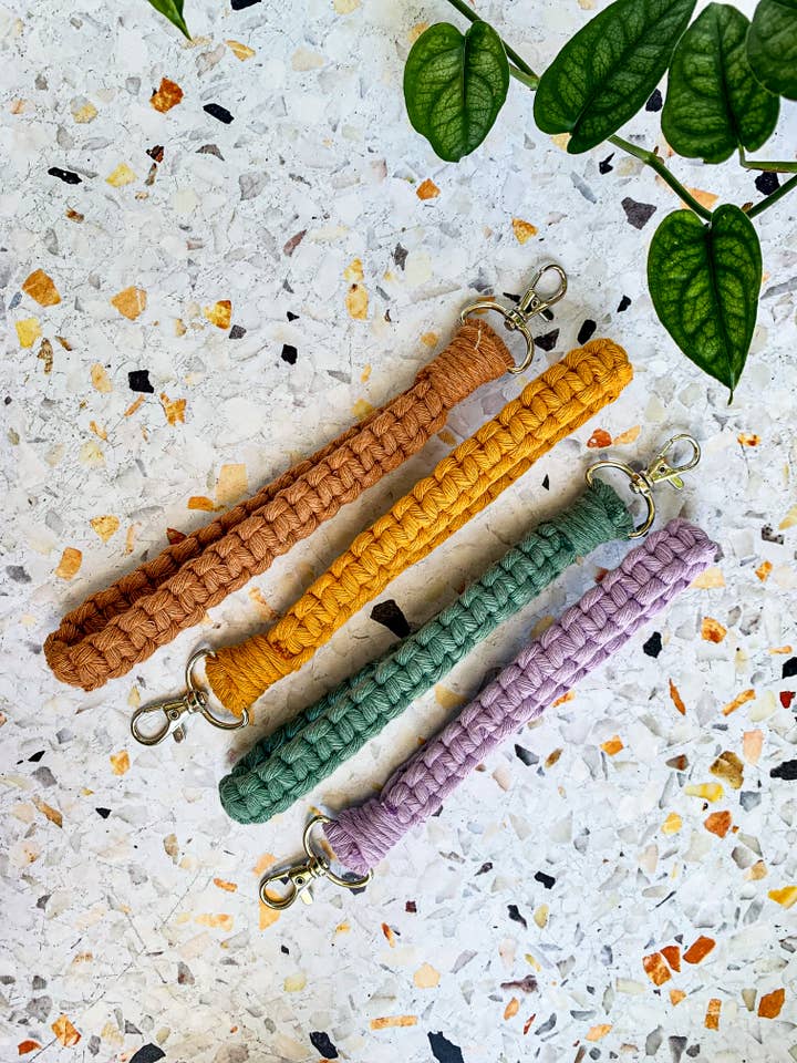 Boho Wristlet Sleutelhanger - Handgemaakte Macramé-accessoires voor wholesale door Why Knot