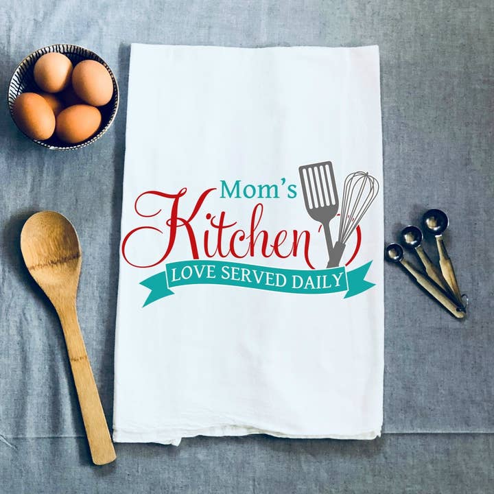 Mom's Kitchen Love Servied Daily - Strofinaccio da cucina per la vendita all'ingrosso da parte di Love You a Latte Shop