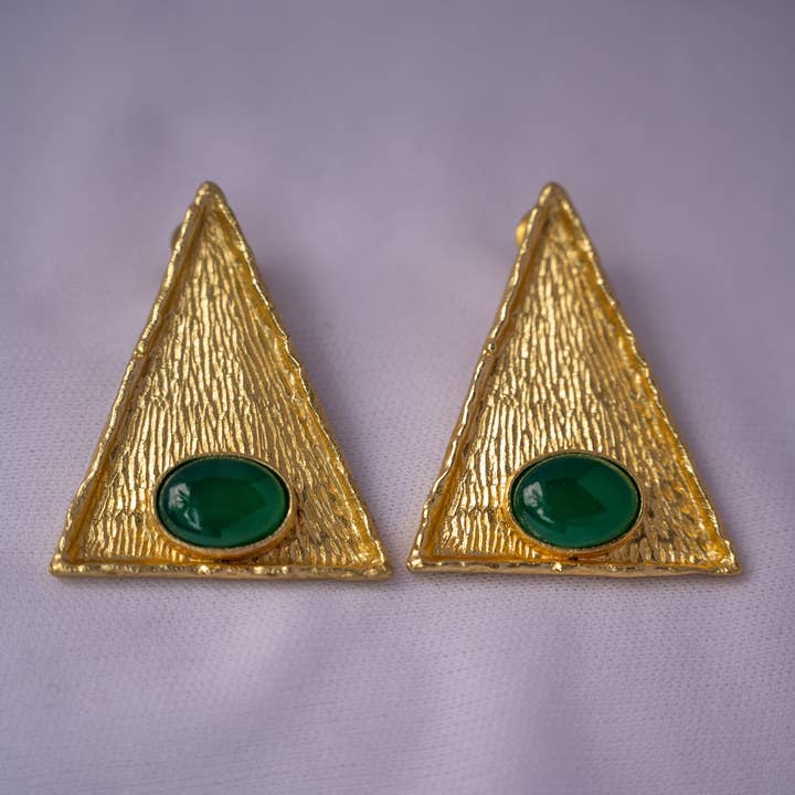 Boucles d'oreilles artisanales texturées vertes | Clous d'oreilles de mode uniques pour la vente par DIORA