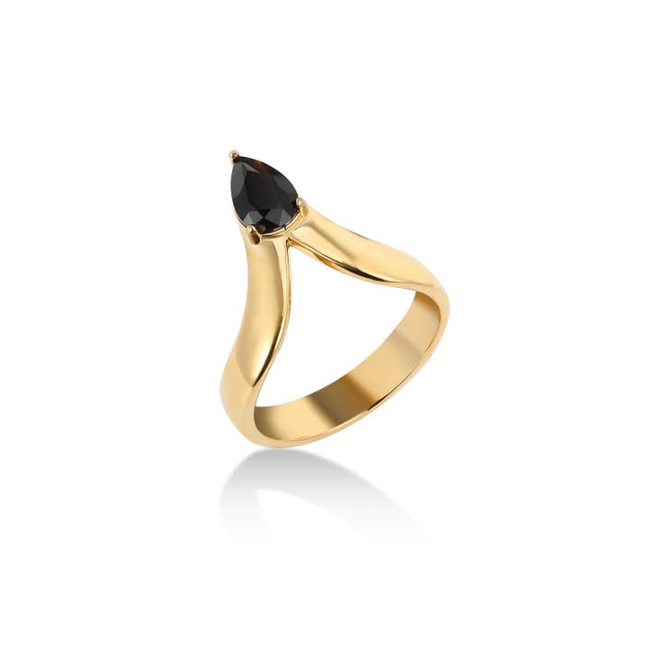 nostalgique NYC – Großhandel Einzelstein-/Solitär-Ring – Tränenförmiger schwarzer Onyx-Goldring