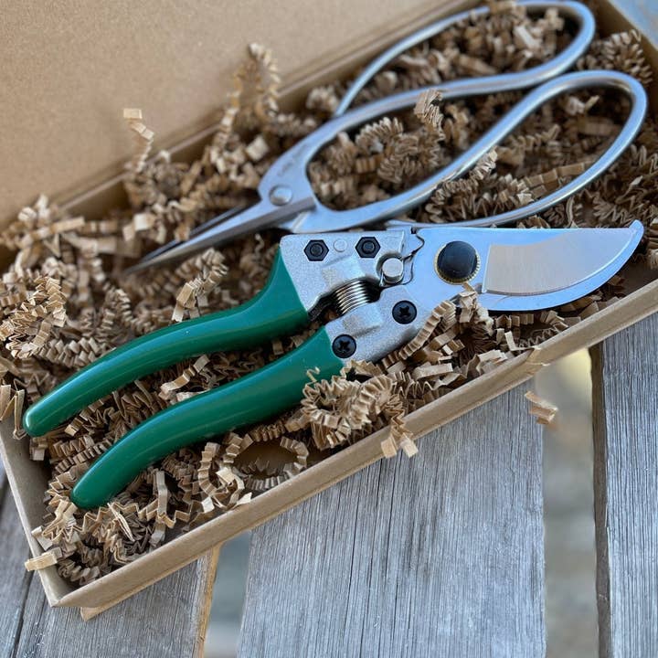 Garden Gift Box - Pruners and Snips for wholesale by Celtic Farm LLC