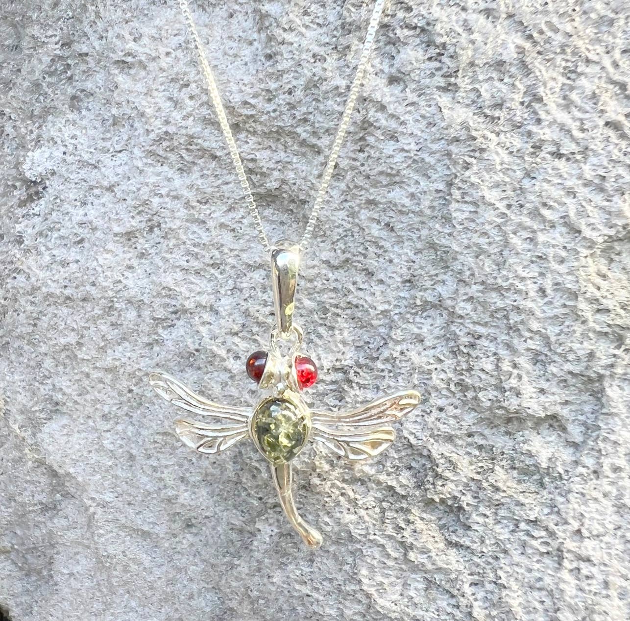 GSZ corporation DBA Gabriella's Gifts - Venta al por mayor Collares con colgantes/abalorios - Collar con colgante de ámbar DRAGONFLY, 1.25 pulgadas0