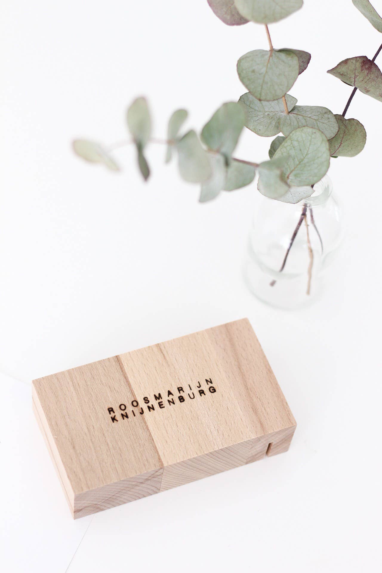 Roosmarijn Knijnenburg - Wholesale Picture Frame Stand - Hold It Standing Blank2