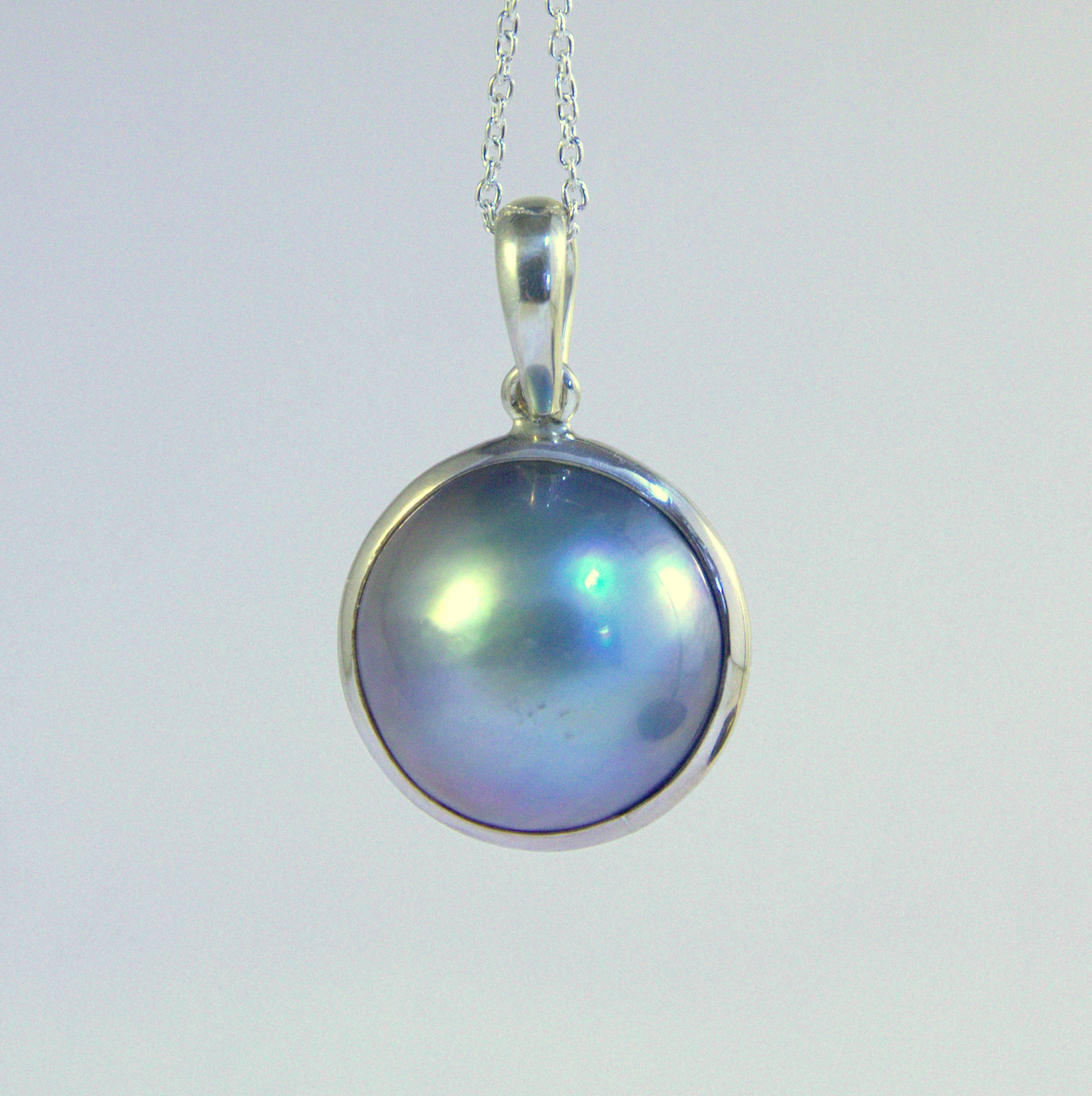 Ajmer by Jodi - Wholesale Individual Charm/Pendant - Mabe Pearl Pendant~ Smooth bezel, swing bail sterling silver3