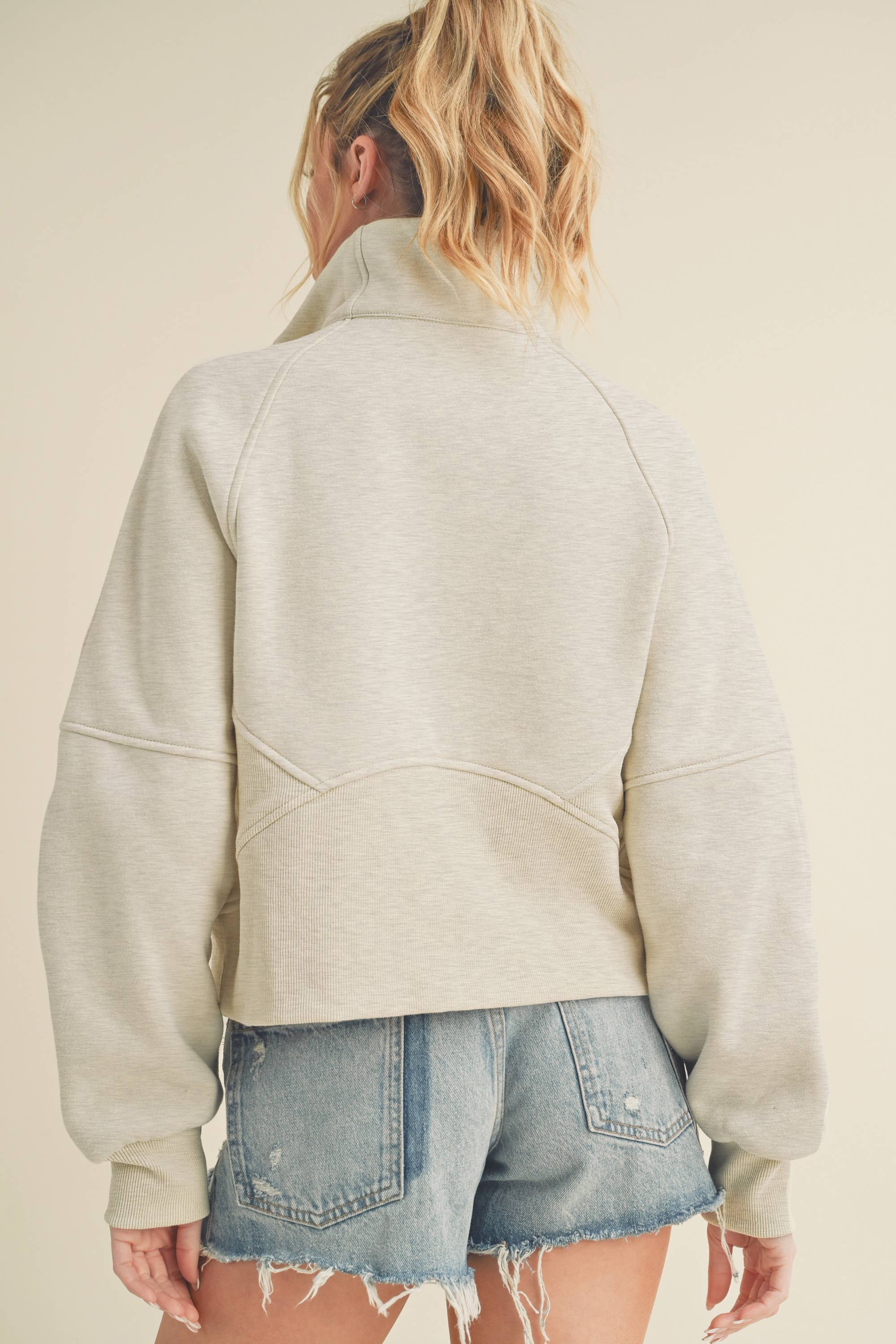 AEMI + CO - Wholesale Sweatshirt - Dames - 950CK Duif, trechterhals, halve ritssluiting, 273