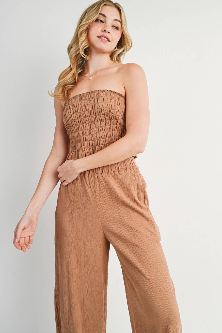 Bluivy – wholesale Top & pants set (NOT Loungewear) – Women's – SMOCKED TUBE TOP & LINEN WIDE LEG PANTS SET9