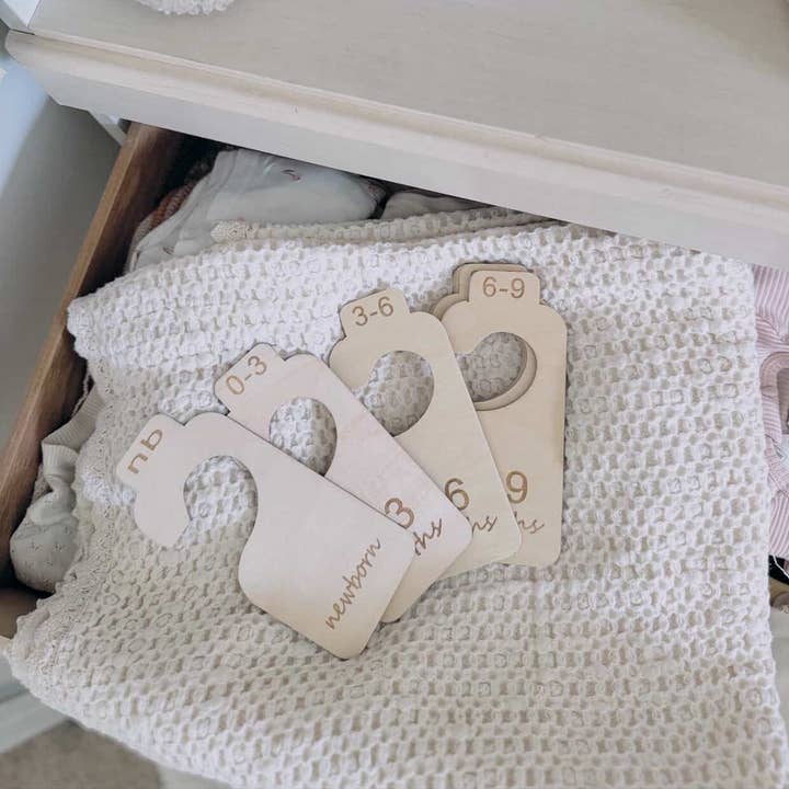Ali+Oli - Wholesale Clothes Hangers - Baby Closet Size Dividers & Organizer – Newborn - 24 Months4