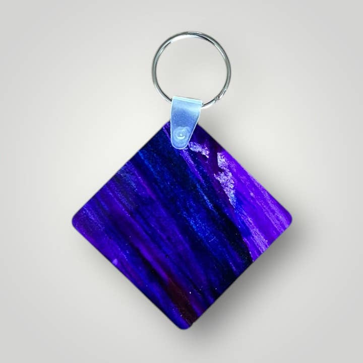 Porte-clés violet pour la vente par Rachel Stowe Jewellery