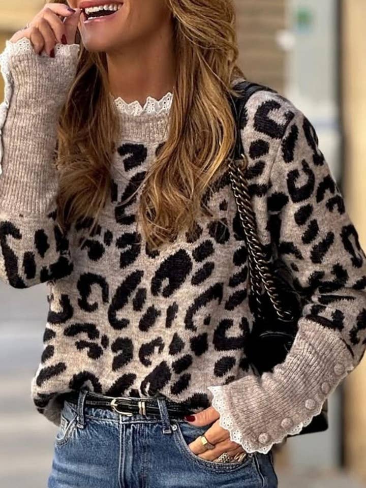 Haut en maille à manches longues imprimé léopard avec détails en dentelle pour la vente par Anna Kaci Wholesale