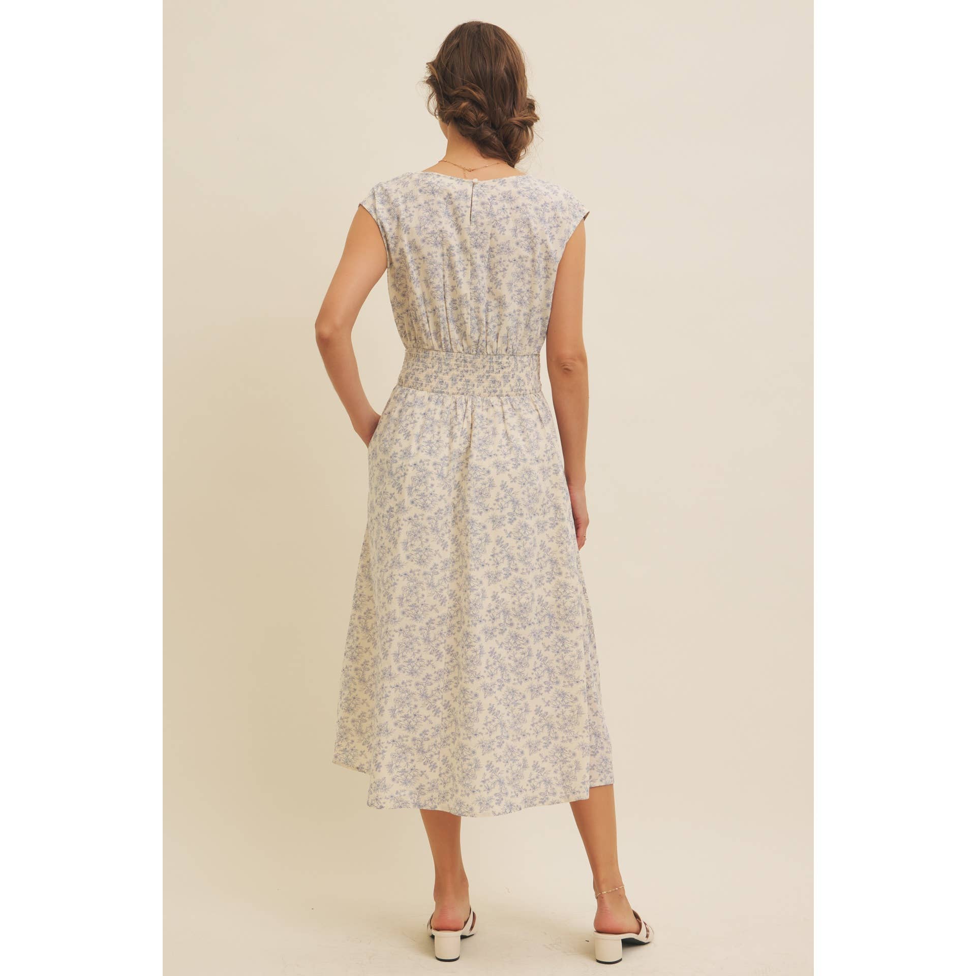 in february - Wholesale Dress - Women's - BOAT NECK PLEATED SLEEVELESS FLORAL MIDI DRESS15