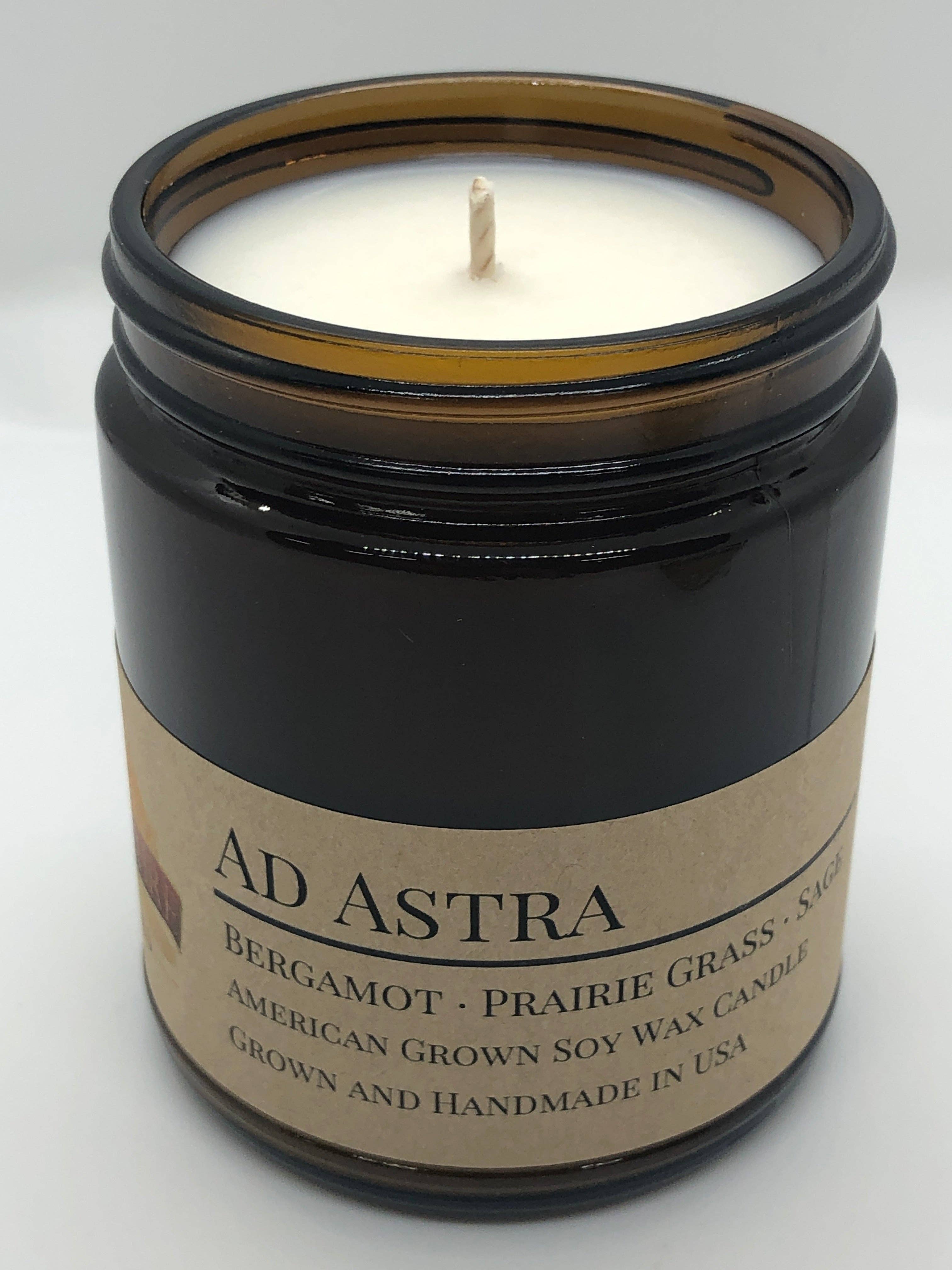 Prairie Fire Candles - Venta al por mayor Velas en tarros - Vela de soja Ad Astra | Tarro de boticario ámbar de 9 oz3