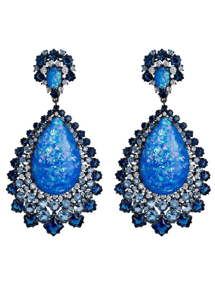 Boucles d'oreilles pendantes Gabriela en opale bleue oxydée pour la vente par Latelita