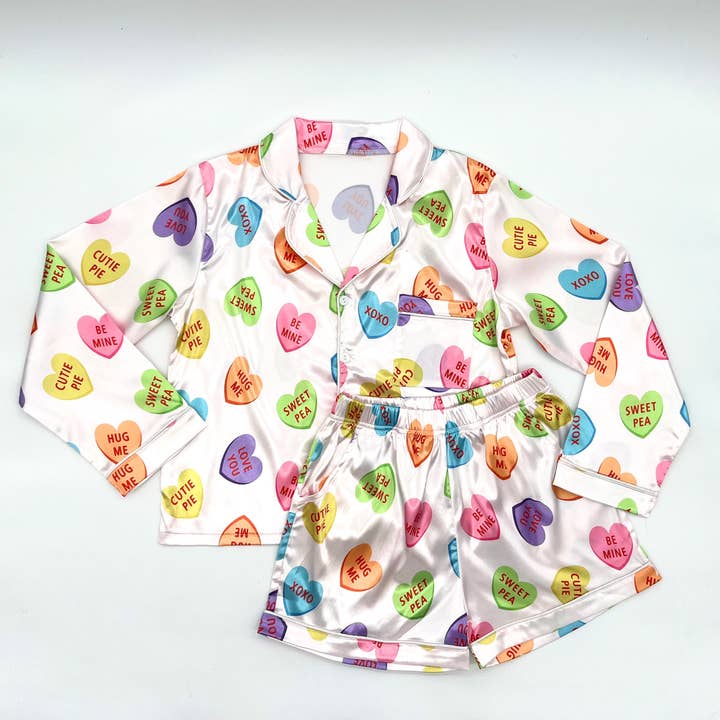 Conjunto de Pijama Sedoso Corazones de Amor para venta al por mayor de Blended Spirit Children’s Clothing