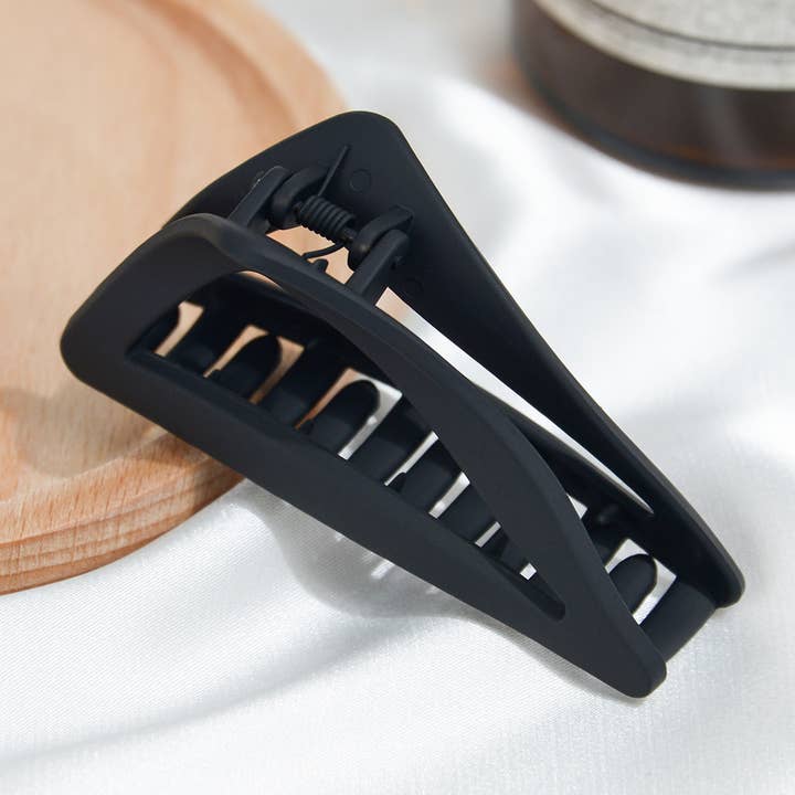 SoapElenGlen - Wholesale Hair Clip - Women's - French Geometric Hollow Triangle Hair Claw Clip10