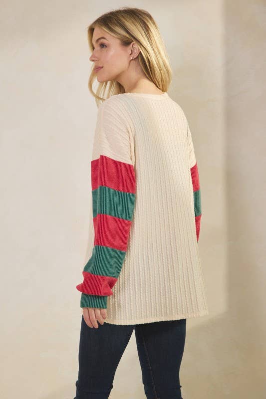 NATURALE ET7998-11 MAGLIA FESTIVA CON MANICHE A BLOCCHI DI COLORE E PATCH DI PAILLETTES in vendita all'ingrosso su Faire2