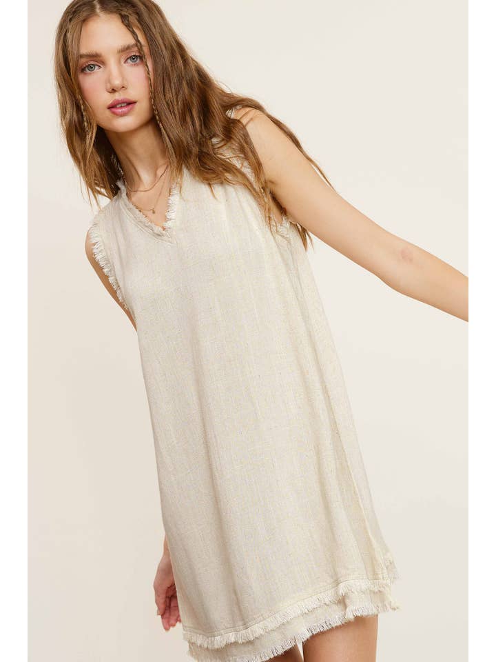 La Miel - Vendita all'ingrosso Vestito - Donna - Abito mini La Miel in tessuto morbido con bordo tagliato e orlo sfrangiato a V3