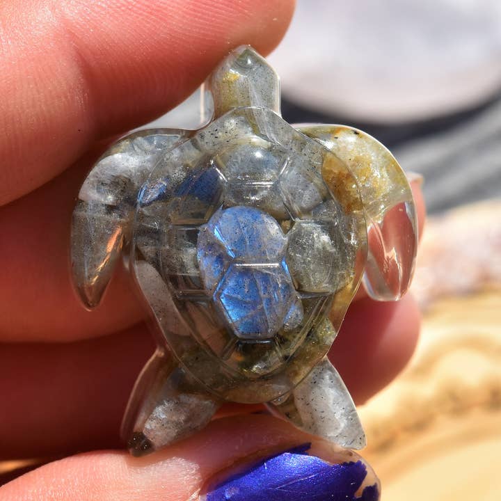 Décorations en résine pour tortues labradorite pour la vente par Knot Treasures