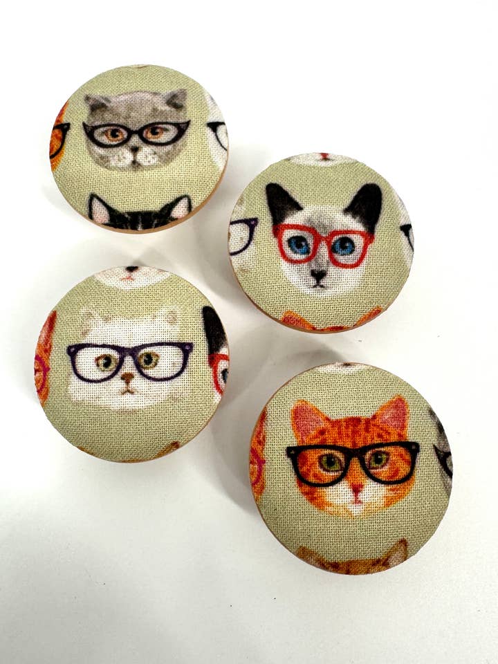 Set di 4 pomelli per cassetti Smarty Cats per la vendita all'ingrosso da parte di Rusty Canvas
