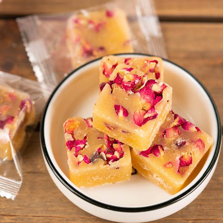 The Grateful Tea Co - Wholesale Sugar/Sweetener - Gourmet Honey Sugar Cubes with flowers and fruit