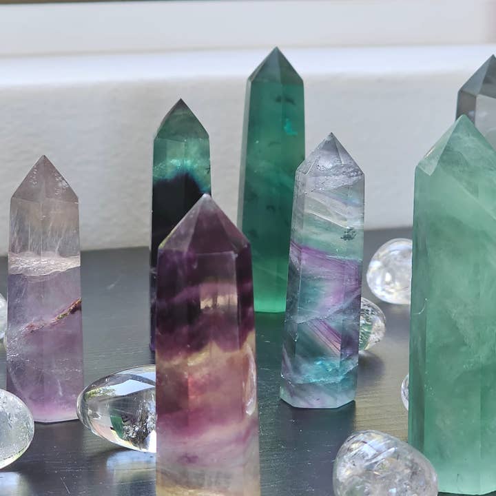 Moon Rituals – Engroshandel Spirituelle sten og krystaller – Fluorit Tårn - Helende Krystalpunkt for Klarhed, Fokus og Spirituel Vækst