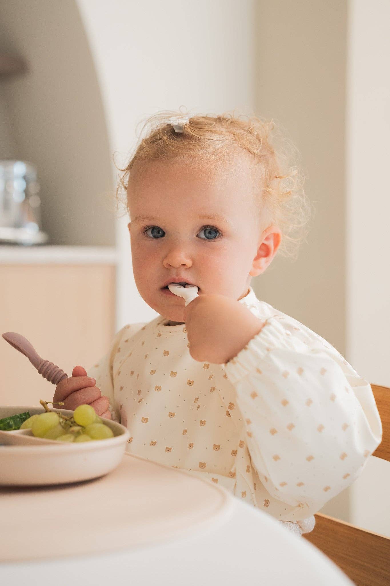 Micasso & Co - Wholesale Apron - Kids - Long-sleeve bib with integrated pocket12