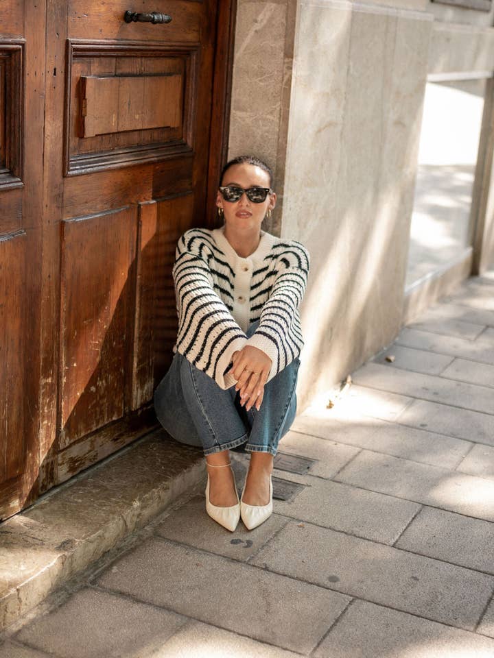 GINI LONDON - Wholesale Dress - Women's - Cream Stripe Cable Knit Crop Cardigan3