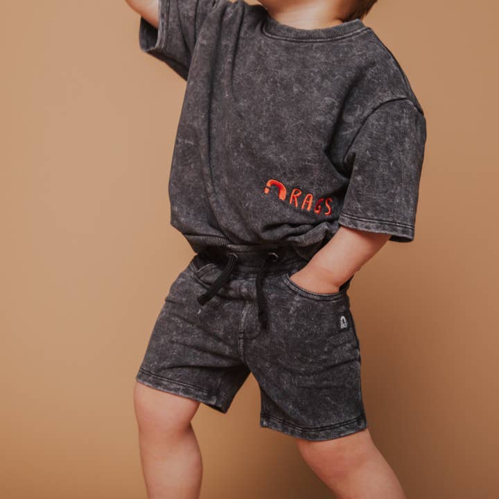 Kinder Shorts - Schwarz Acid Wash für den Großhandel von RAGS