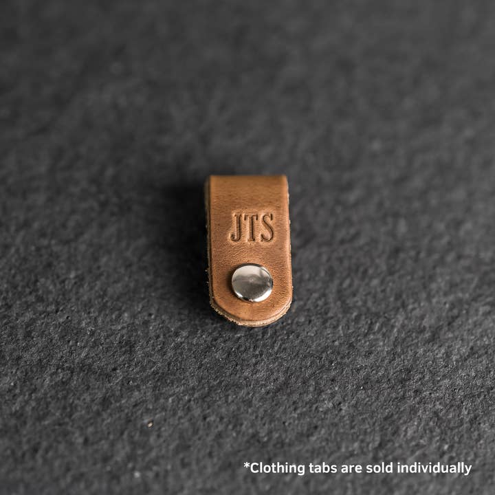 Ox & Pine - Vente Étiquette pour bagage - Onglets de vêtements en cuir personnalisés4