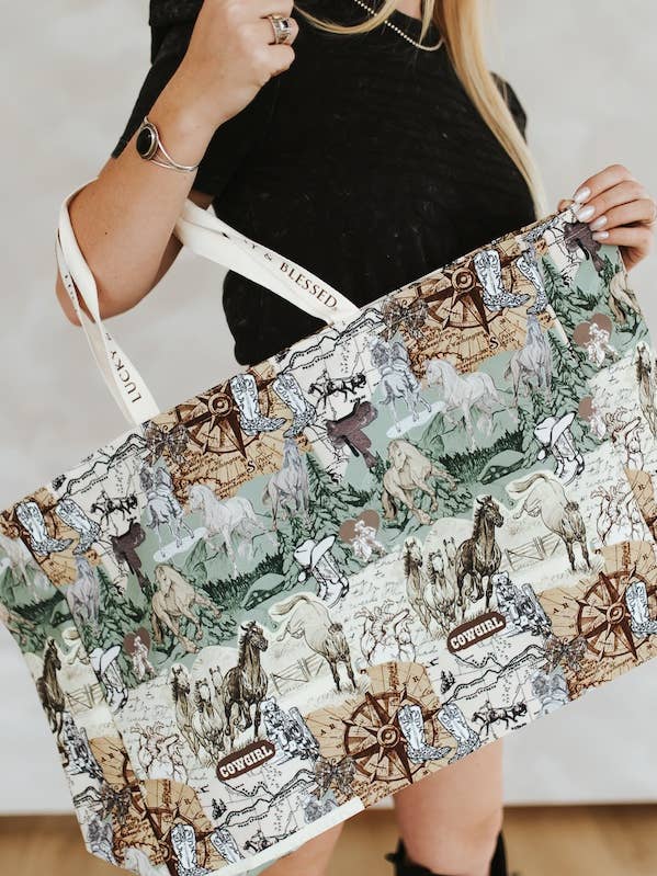 Grand cabas en toile imprimée collage multi-vintage pour la vente par LUCKY & BLESSED