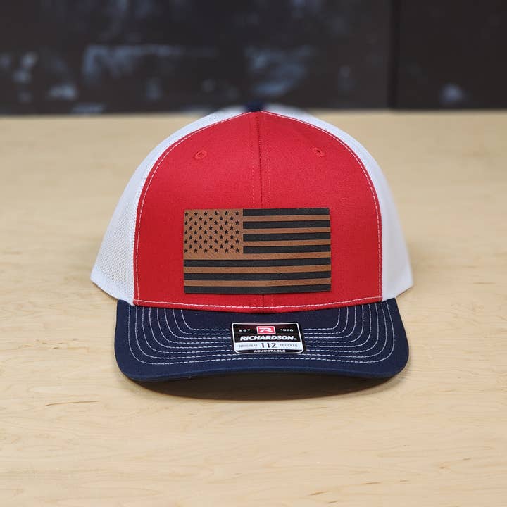 Knot Creatives - Vente Casquette de camionneur – unisexe - Casquette Trucker Richardson 112 - Écusson Drapeau Américain, Rouge, Blanc6