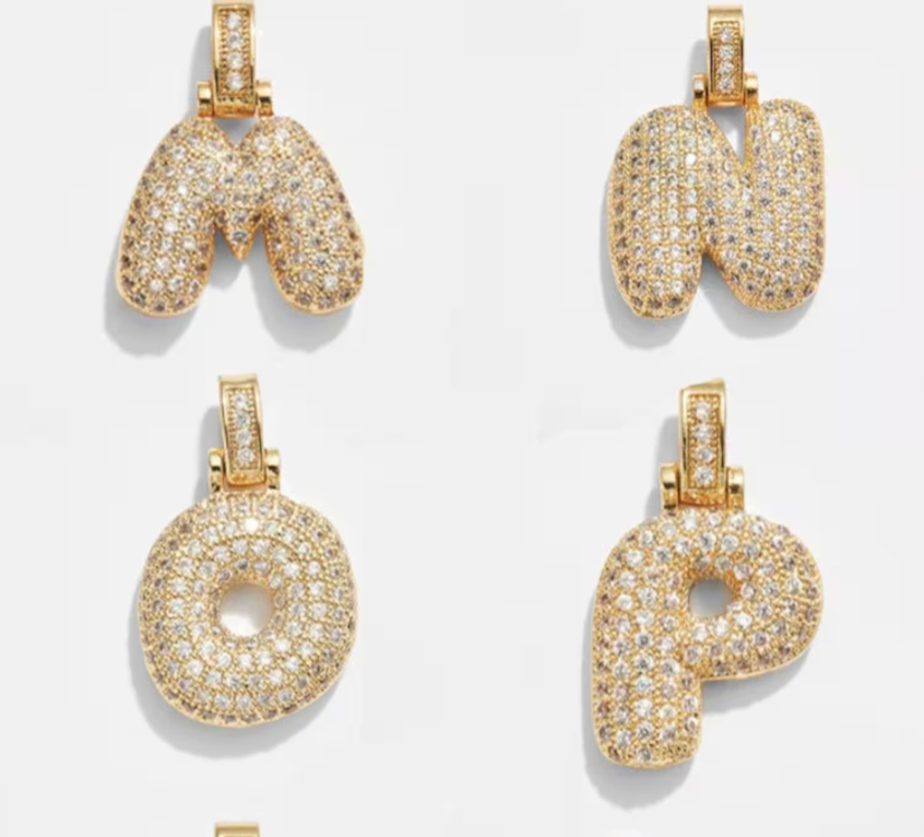 Ouro amarelo Pavé Bubble Letter Iniciais Colar em Aço Ouro 14K para venda a revendedores na Faire41