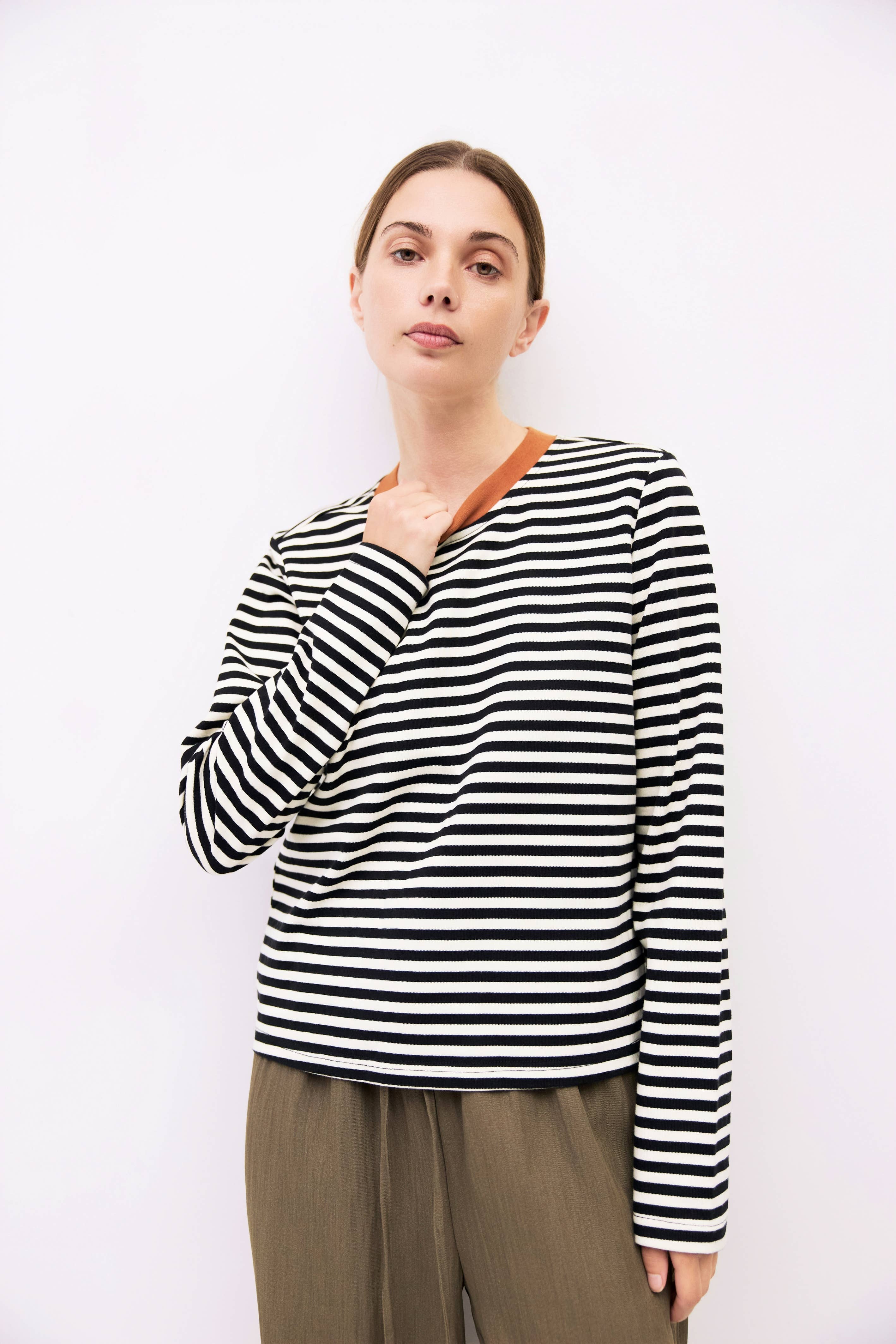 MOD REF - Wholesale T-Shirt - Women's - The Kathleen Top | Women's Striped Long Sleeve T-Shirt

21