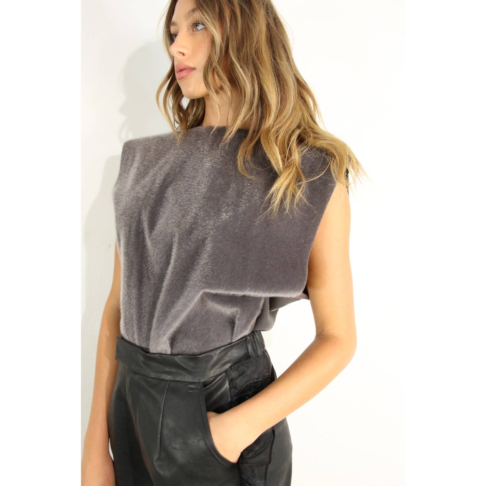 Mulla – wholesale Outerwear Vest - Women’s – FAUX FUR MIXED VEST7