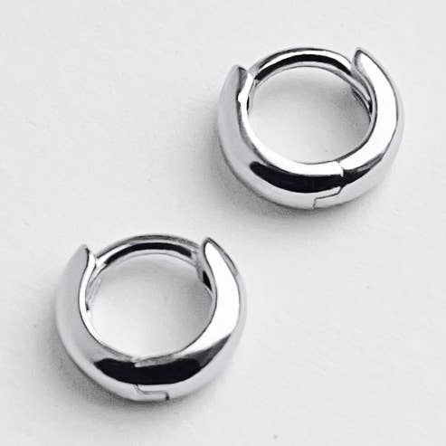 Aros bebé Norma Huggie para venta al por mayor de Kara Yoo