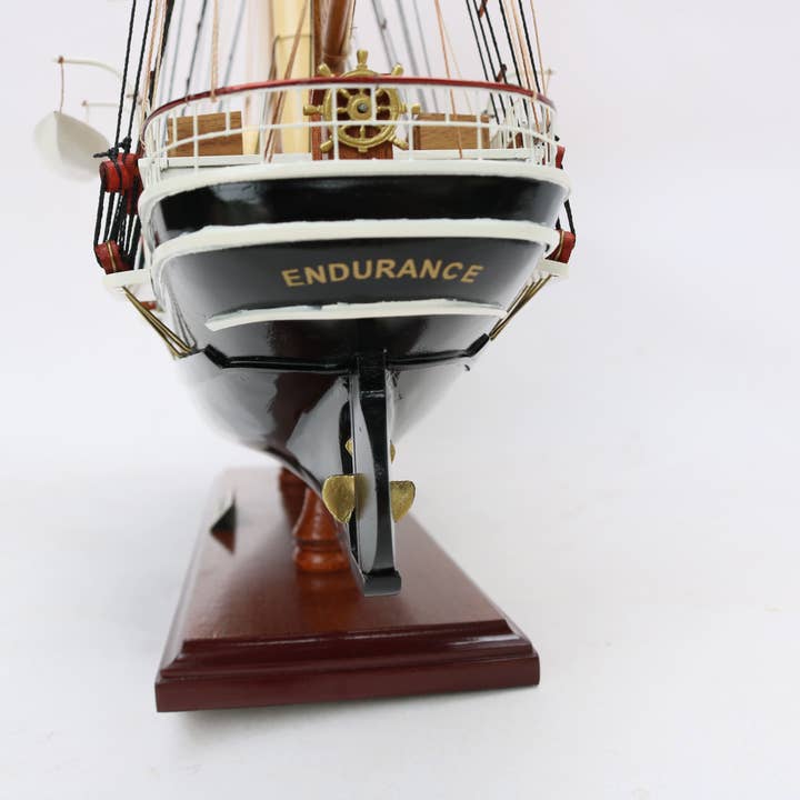 Schuette & Weiss – wholesale Decorative tabletop object – ENDURANCE/ship model/handmade/Compass Models