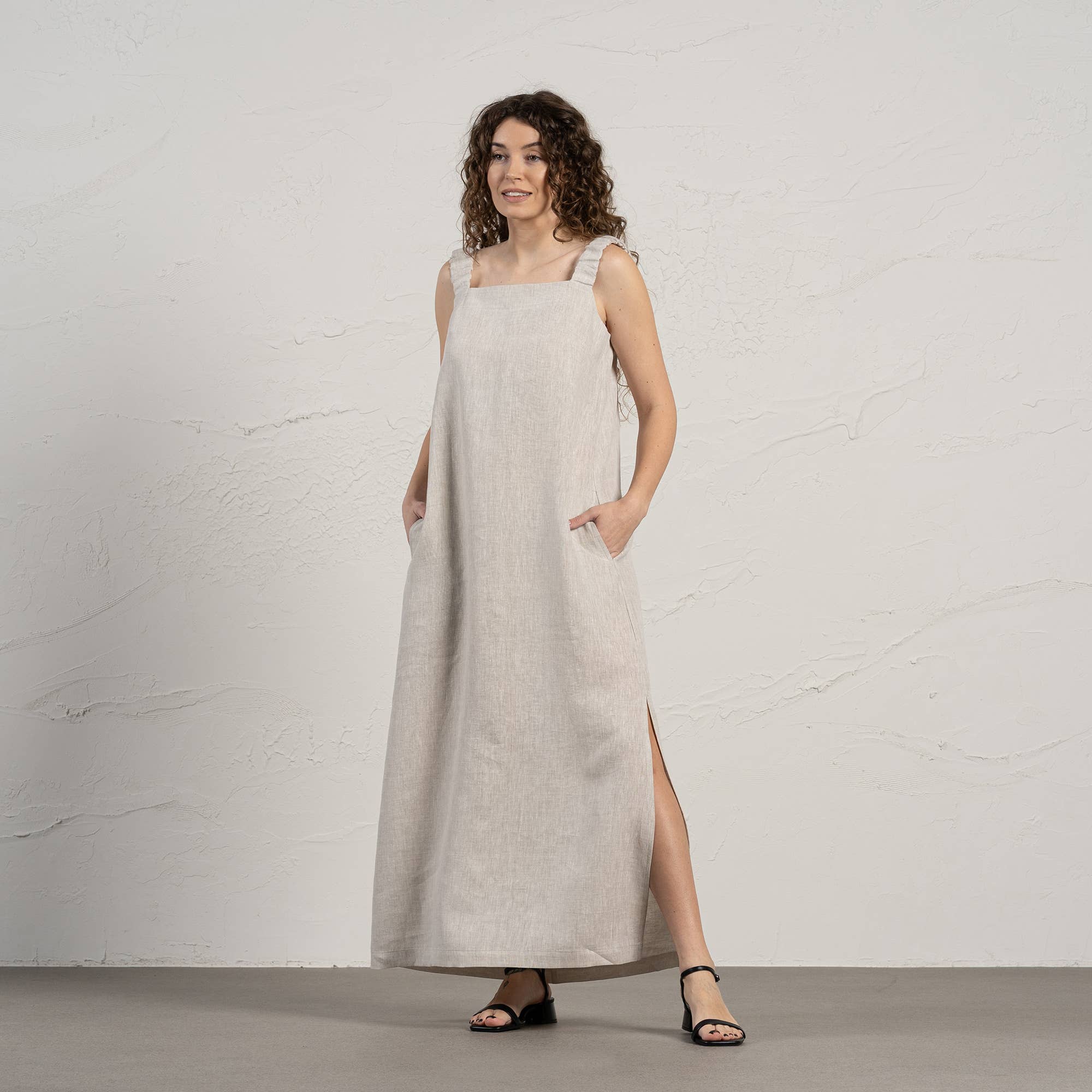 menique - Venta al por mayor Vestido - Mujer - Vestido Largo Peto de Lino Fiona con Escote Cuadrado - Vestido Casual11