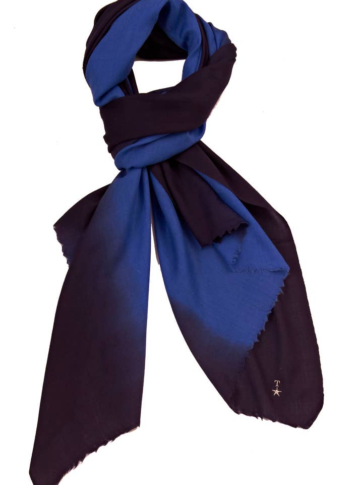 Dip Dye bleu et noir pour la vente par Tina Sparkle