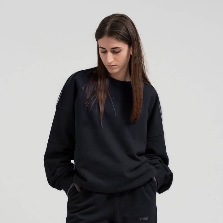 Essential Sweatshirt Midnight for wholesale by Storm Active