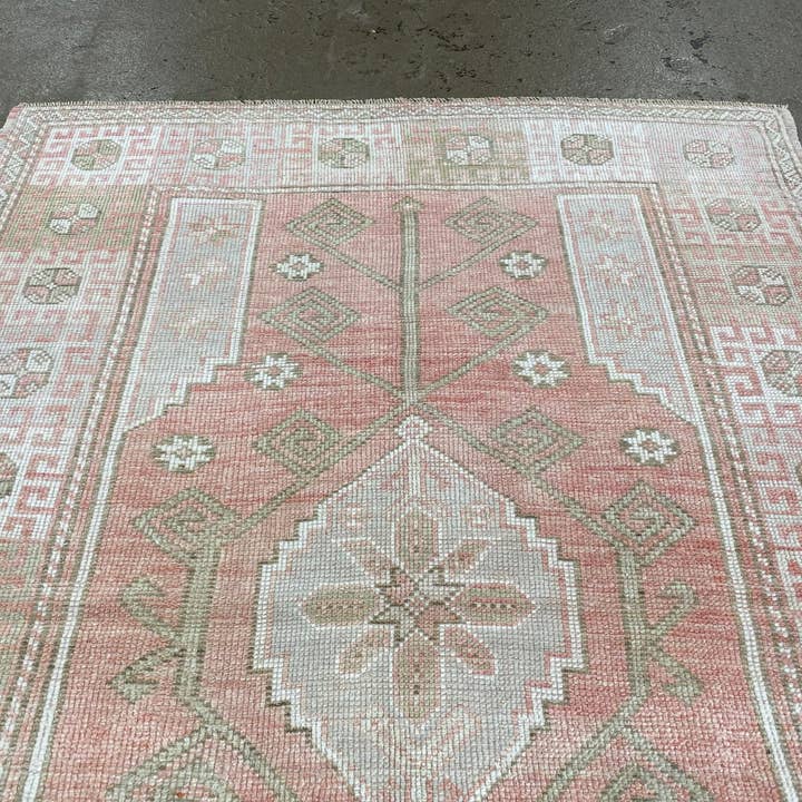 Vintage Loomz - Wholesale Area Rug - Pastel Vintage Turkish area rug | 4.0 x 6.02