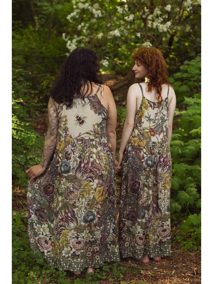 Market of Stars (USA) - Wholesale Dress - Women's - Love Grows Wild Bohéme Long Maxi Slip Dress w/ Bees Floral10