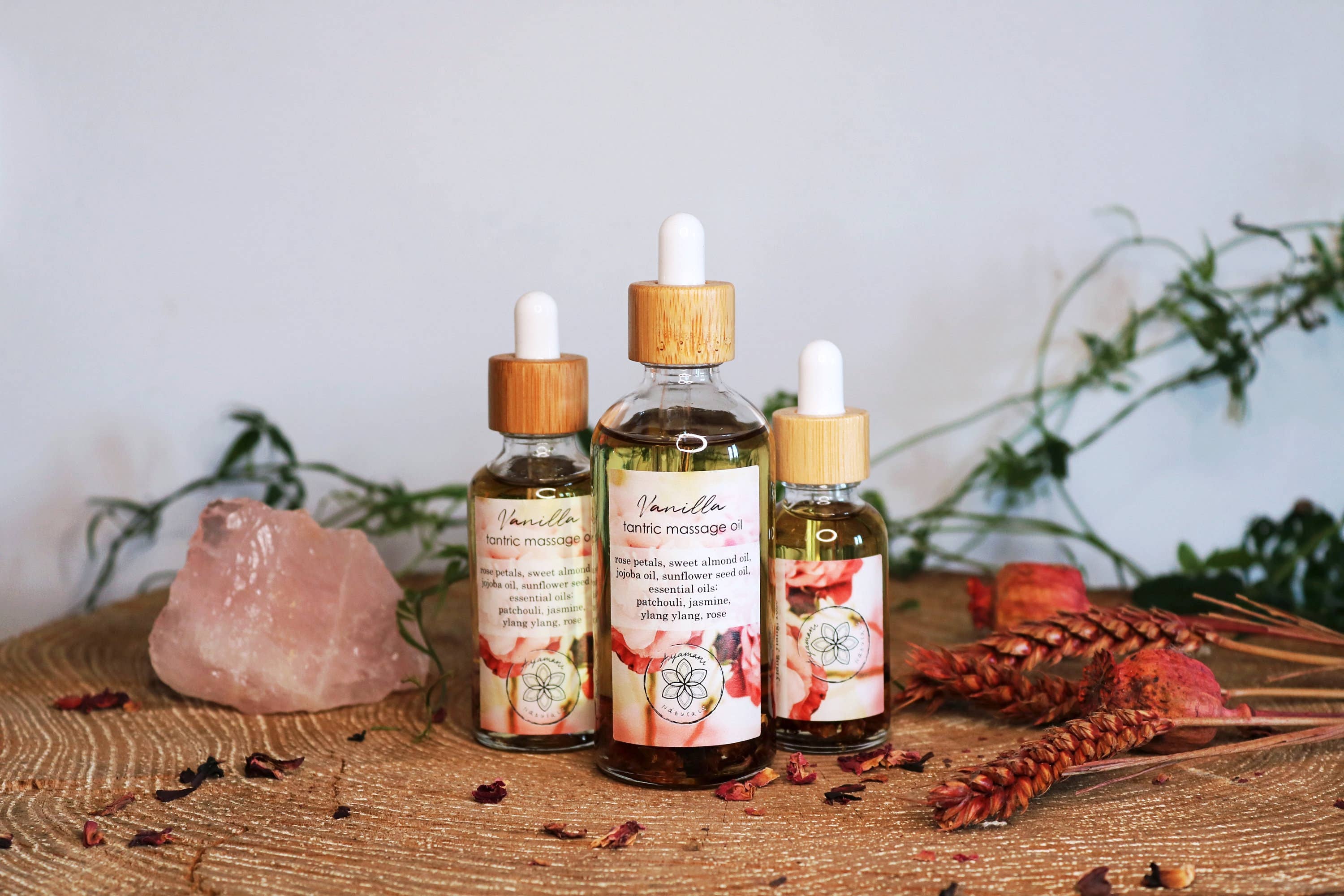 Ayamani Naturals - Vendita all'ingrosso Olio/gel per massaggi - Olio da massaggio sensuale "Vanilla" tantrico, con petali di rosa4