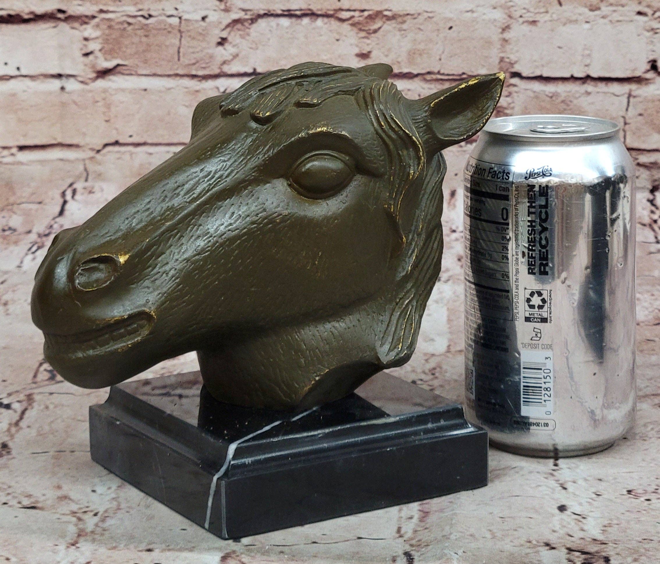 Bronzhaus - Venta al por mayor Escultura - Escultura de Cabeza de Caballo de Bronce – Busto de Semental del Zodiaco sobre Base de Mármol1