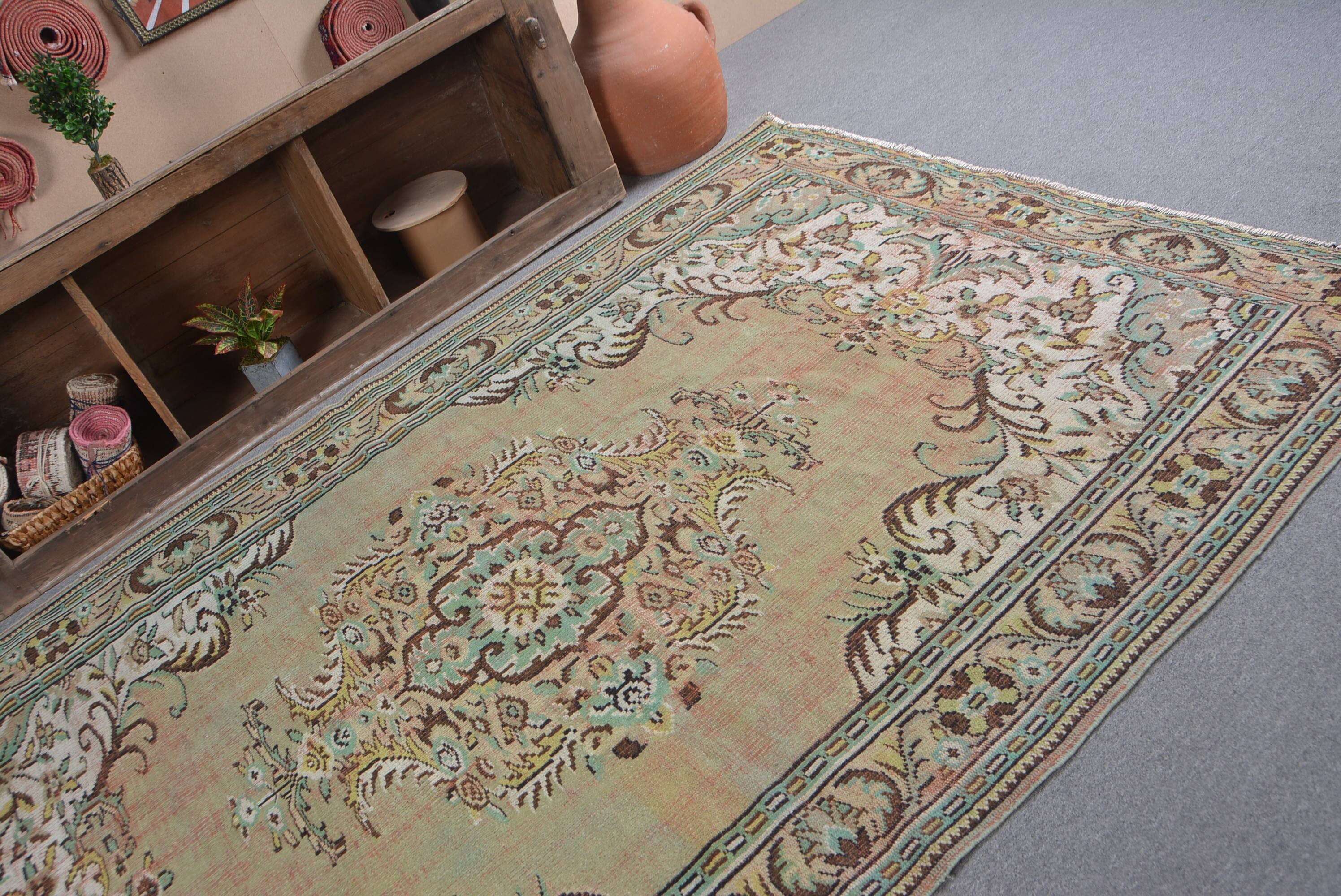 The Loom Wholesale - Wholesale Stair Runner - Handmade Green Wool Rug with Classic Traditional Design6