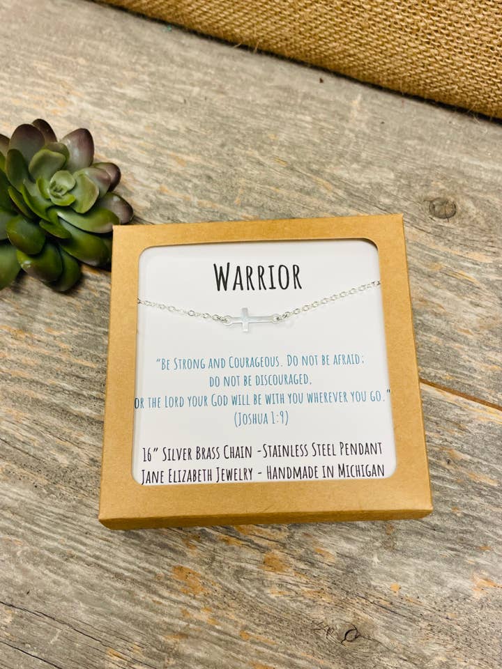 Collier en forme de croix de guerrier en argent, cadeau chrétien pour fille pour la vente par Jane Elizabeth Jewelry