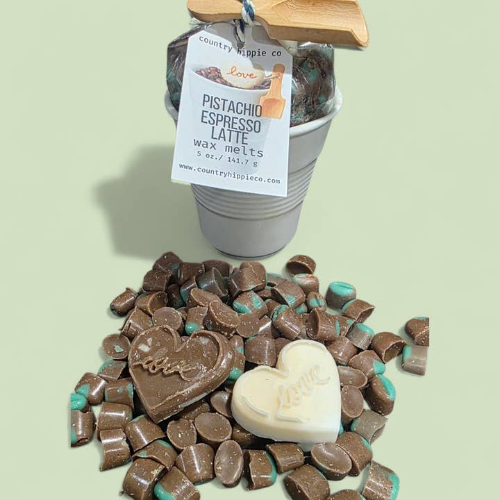 Vaxsmältor av kaffebönor i återanvändbar keramikkopp med skopa för wholesale av Country Hippie Co.