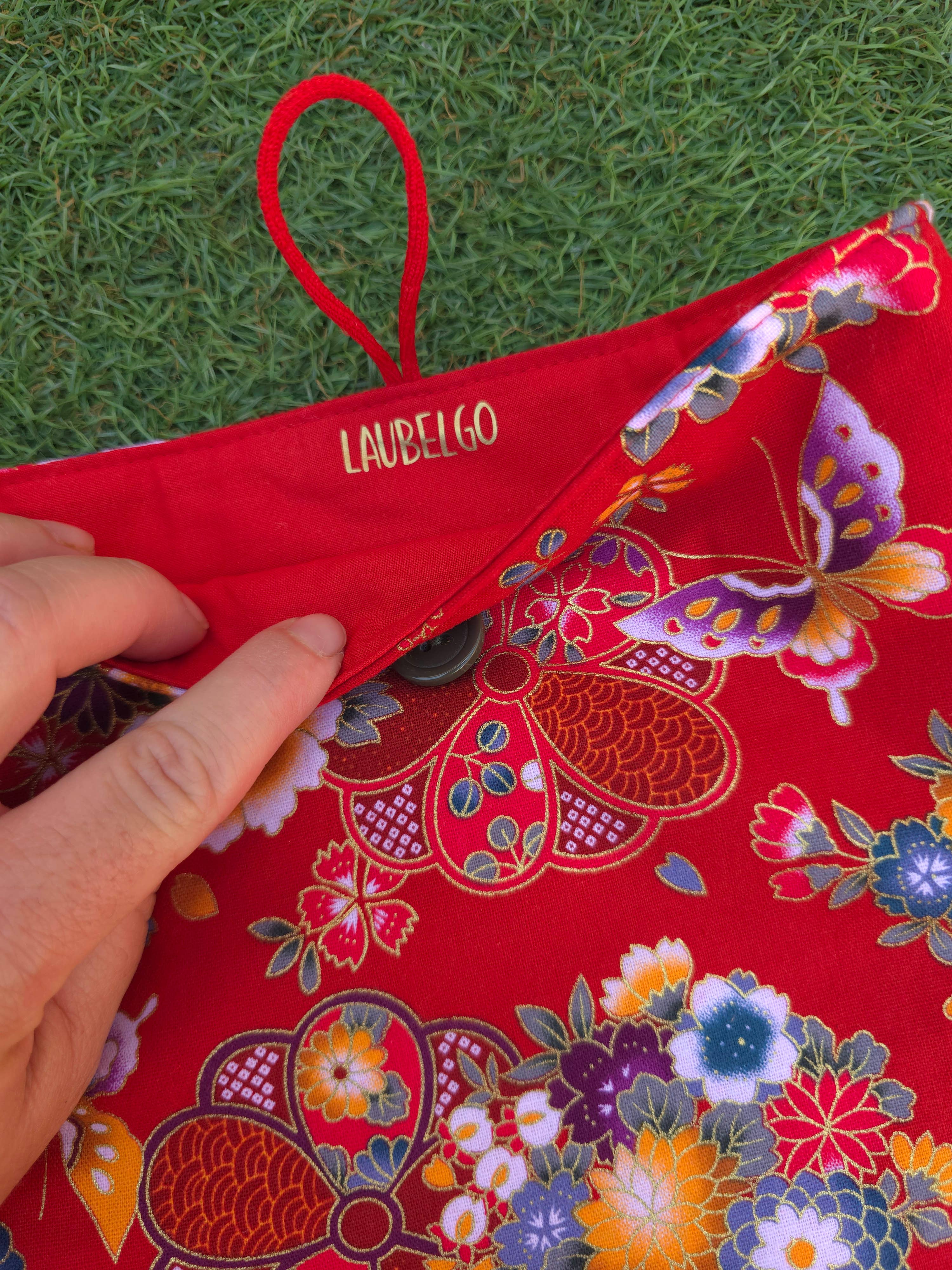 laubelgo – Engroshandel Bogomslag – Polstret bogomslag med orientalske motiver på rød baggrund4